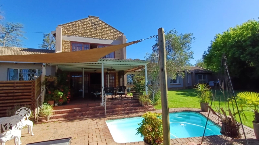 5 Bedroom Property for Sale in Ladybrand Free State